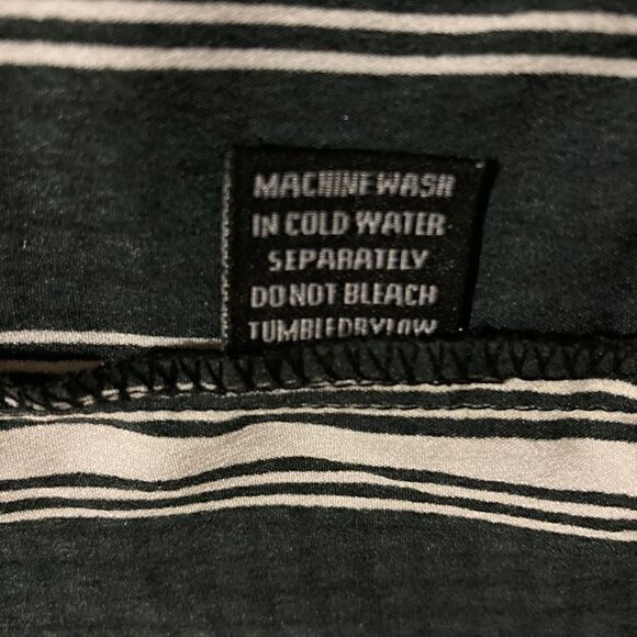 Style House Black/White Striped Off-Shoulder Playsuit Size XL Like New - Picture 7 of 7